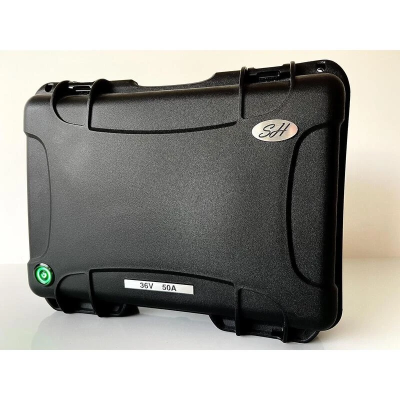 Batterie 37,8V50A Avec Sortie Régulée. 3 Batterie 37,8V50A Avec Sortie Régulée.